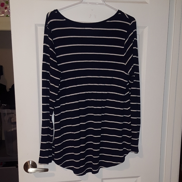 Old Navy Maternity Sweater - Picture 2 of 3